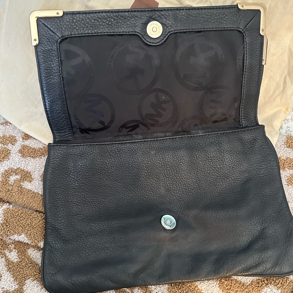 Michael Kors Black Leather Bag with Gold Details - Picture 3 of 4